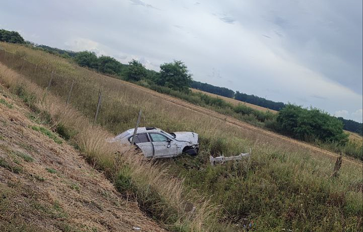 Водитель BMW не справился с управлением в Ефремовском районе: один человек погиб, двое пострадали