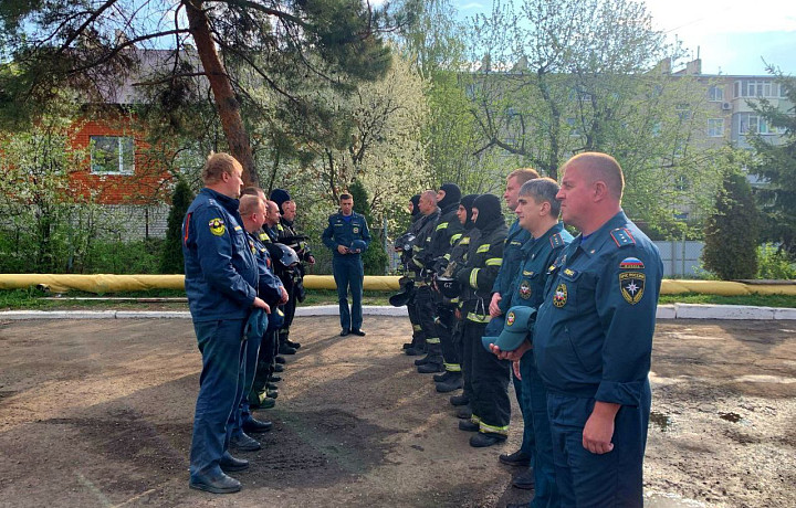 В Туле почтили память пожарных, погибших при исполнении долга В Туле почтили память пожарных, погибших при исполнении долга