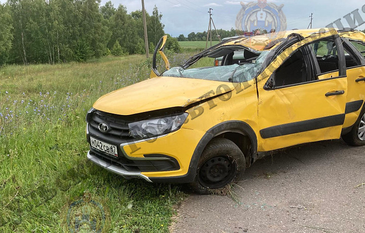 В Веневском районе перевернулась Lada Granta: три человека попали в больницу