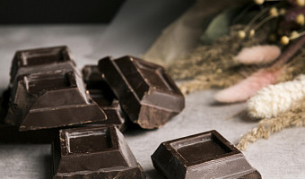 Темные тайны шоколада: нутрициолог рассказала, чем полезен столь калорийный продукт