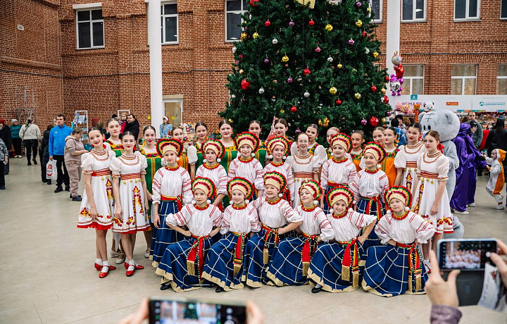 В Тульском кремле проходит новогодний фестиваль