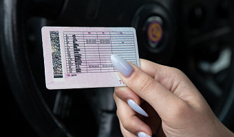 Автоэксперт объяснил, когда нужно менять права, если они истекают в 2025 году