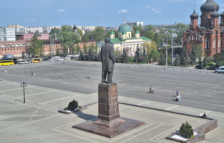 На площади Ленина в Туле перекроют парковку с 28 апреля по 11 мая На площади Ленина в Туле перекроют парковку с 28 апреля по 11 мая