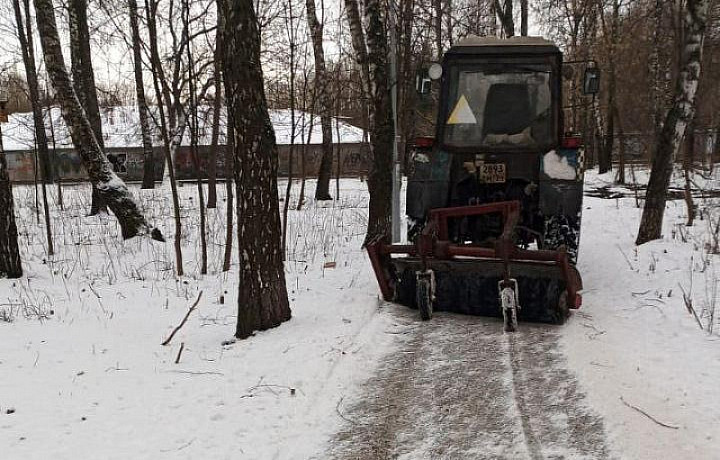 Из Тулы за минувшие сутки вывезли 300 кубометров снега Из Тулы за минувшие сутки вывезли 300 кубометров снега