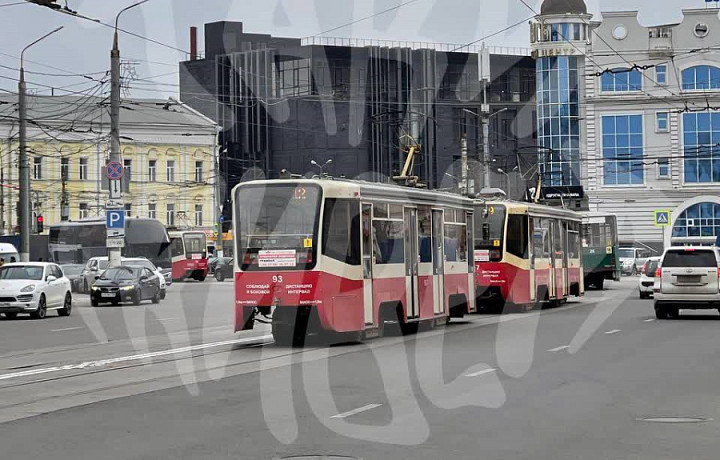 На улице Советской в Туле образовалась трамвайная пробка из-за ДТП