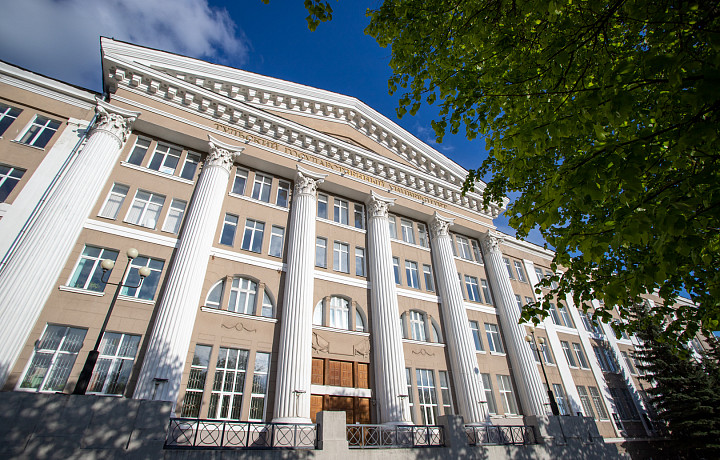 Россияне оценили важность высшего образования для построения карьеры