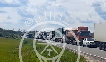 На Калужском шоссе собралась пробка в сторону Тулы из-за массового ДТП