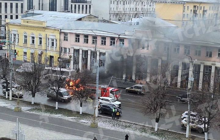 На улице Советской в Туле загорелся автомобиль