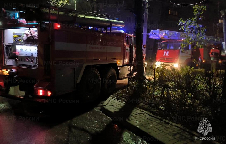 Из пожара в жилом доме в Щекине эвакуировали четверых человек