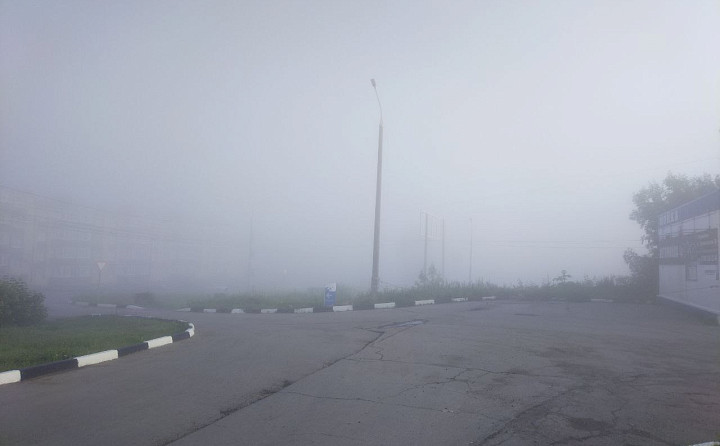 Жители Новомосковска сообщили, что утром 15 июня город накрыл туман с ужасным запахом
