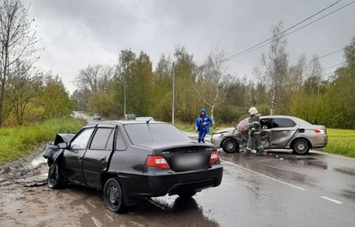 Шесть человек, включая двоих детей, пострадали в ДТП в тульском Скуратово