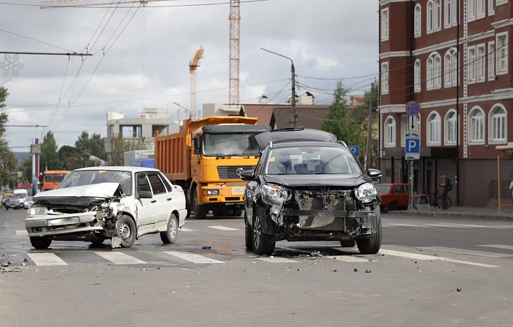 За неделю в Тульской области произошло 40 автомобильных аварий, в которых пострадали пятьдесят человек