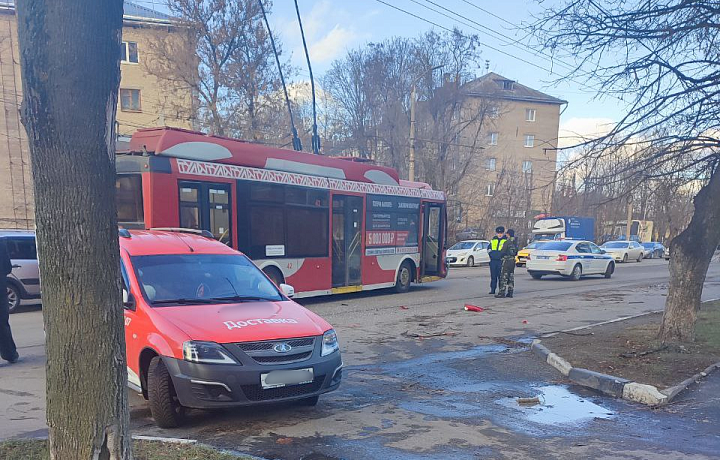 Из-за ДТП на улице Болдина в Туле собралась пробка из троллейбусов