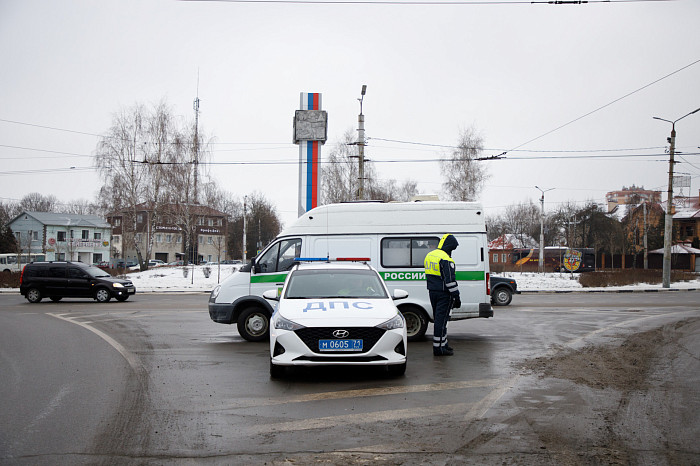 Тульские приставы и сотрудники ДПС провели совместный рейд