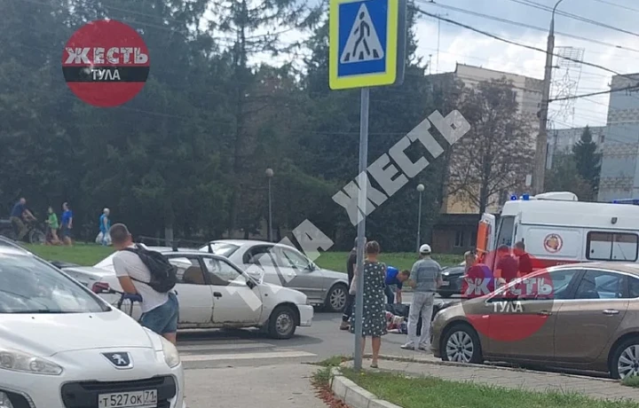 В Туле на улице Пузакова водитель сбил пенсионерку