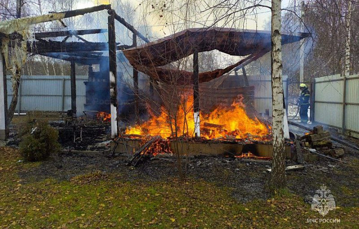 Два пожара и два ДТП произошли в Тульской области за сутки