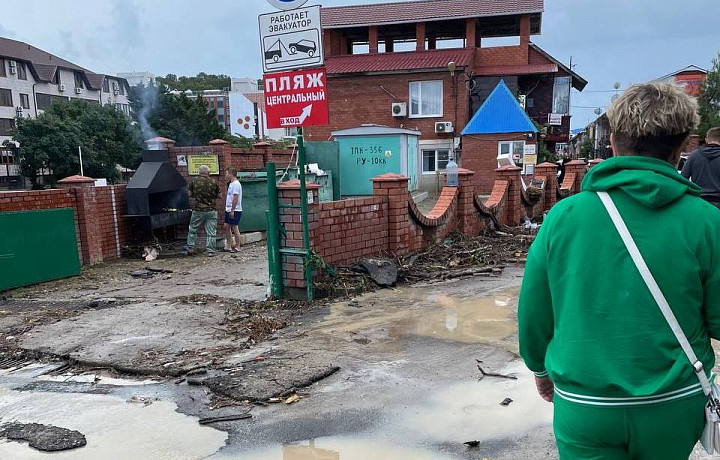 «Пять смерчей в один момент, нет воды, света, связи»: Туляки рассказали, как переживают стихийный апокалипсис в Краснодарском крае