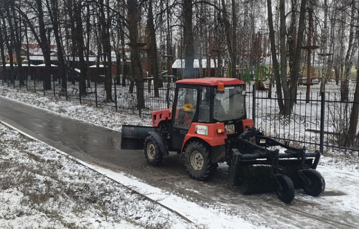 ﻿Коммунальщики задействуют около 150 единиц техники в уборке Тулы 16 января