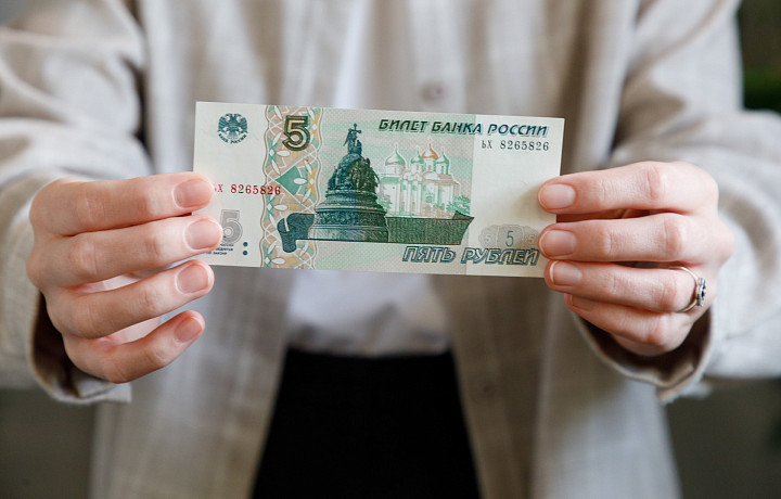Эксперты ожидают ослабление рубля до 100 за доллар Эксперты ожидают ослабление рубля до 100 за доллар