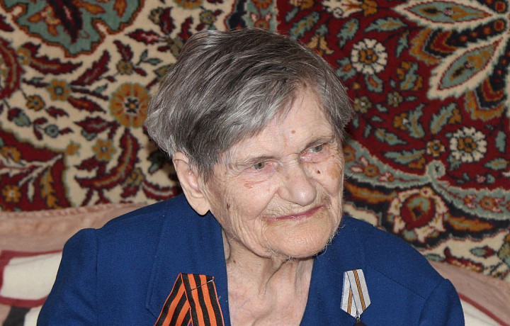 В Туле со 102-летием поздравили ветерана Великой Отечественной войны