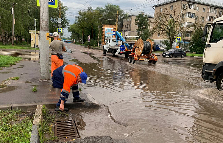 В Туле ликвидируются последствия подтопления дорог из-за дождя