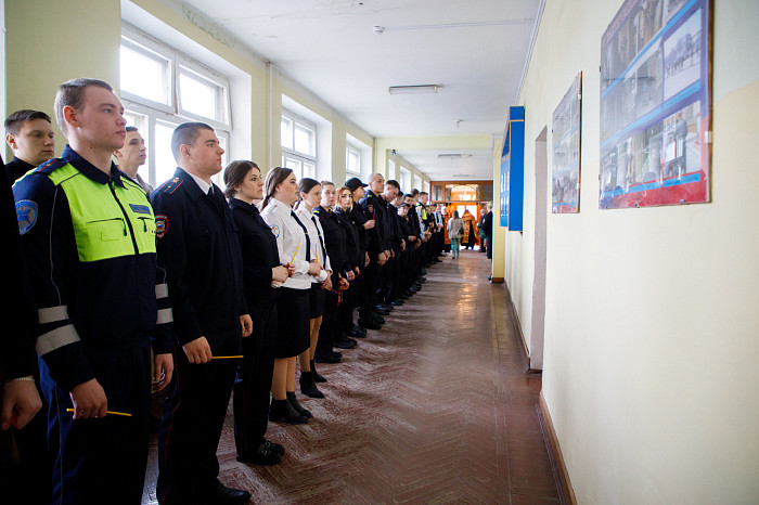 В тульское отделение общественного совета УМВД передали Благодатный огонь