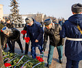 В Туле на площади Победы губернатор Алексей Дюмин возложил цветы к Вечному огню