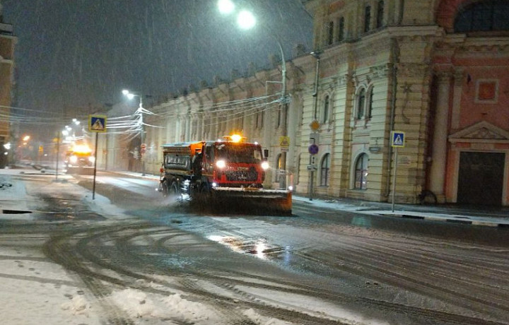 Девяносто единиц техники задействовано в уборке Тулы 15 ноября