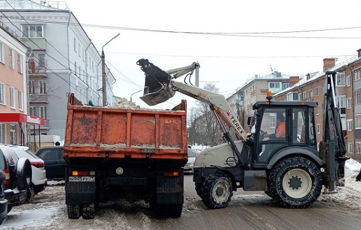 На уборку Тулы 25 января выйдет более 200 единиц спецтехники