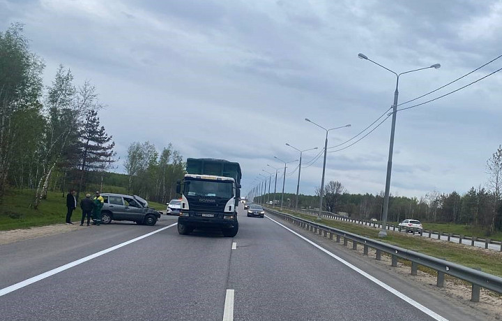 На трассе М-2 "Крым" в Заокском районе произошло ДТП с Chevrolet и Scania