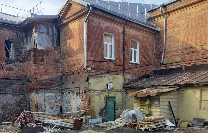 Возбуждено уголовное дело по факту обрушения стены здания тульского Театра кукол