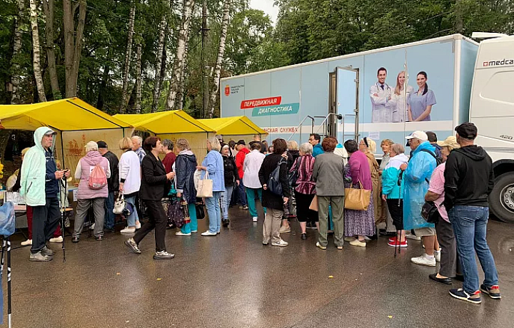 Порядка 200 туляков проверили здоровье в Центральном парке имени Белоусова