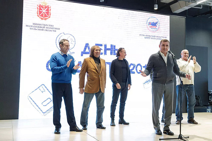 Борец, водитель, хоккеист, губернатор: чем запомнился Алексей Дюмин