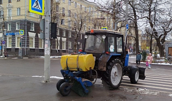 В Туле 6 ноября продолжилась уборка городских улиц