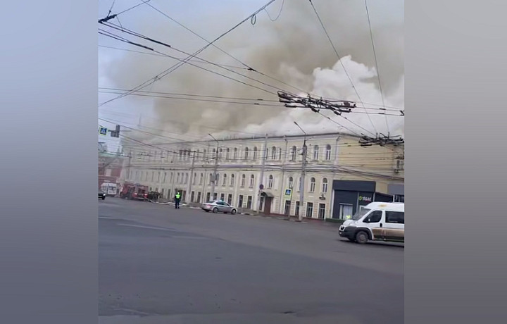 В Туле частично перекрыли улицу Советскую из-за пожара в здании