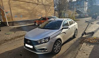 Водитель Lada Vesta врезался в самокатчика на улице 9 Мая в Туле