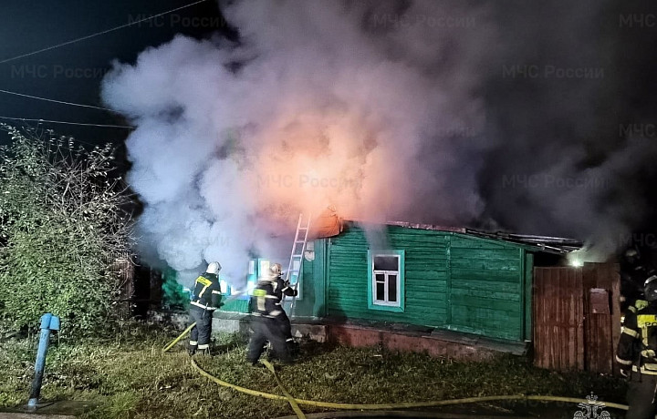 Мужчина погиб на ночном пожаре в частном доме на улице Ствольной в Туле