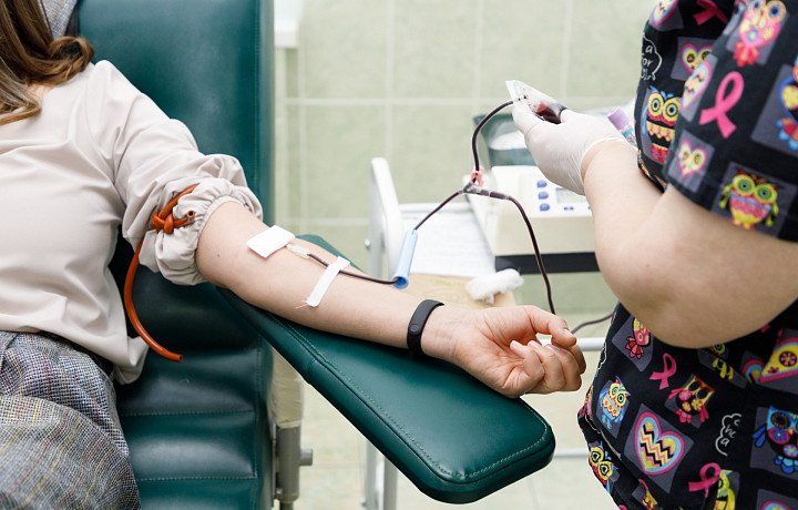 Делают ли сегодня прямое переливание крови, и почему донорами не могут стать люди с незаразными болезнями – 12 вопросов врачу про донорство