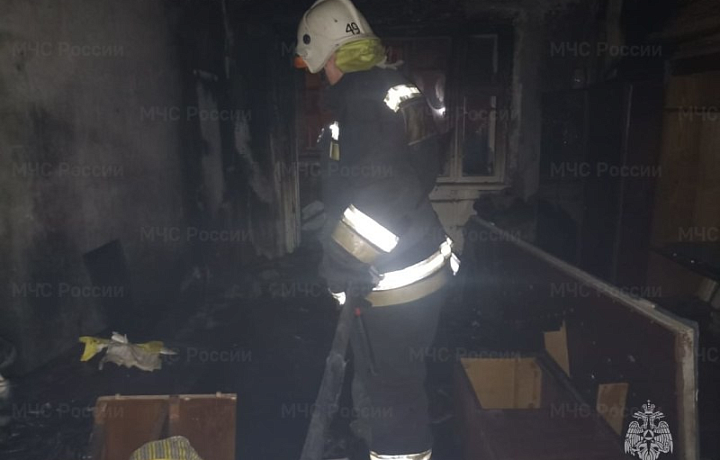 Из пожара в жилой многоэтажке в Липках эвакуировали девять человек, один мужчина получил ожоги