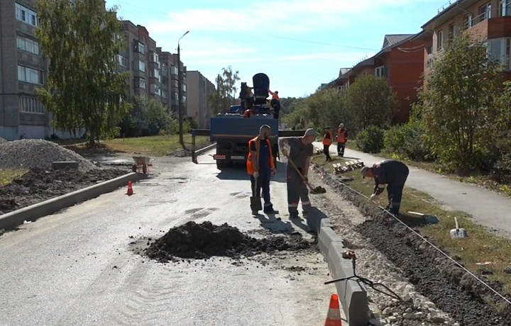 В Узловском районе ремонтируют восемь участков дорог за счет дополнительного финансирования