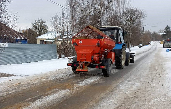 320 рабочих и 140 единиц техники вышли на уборку Тулы 17 февраля