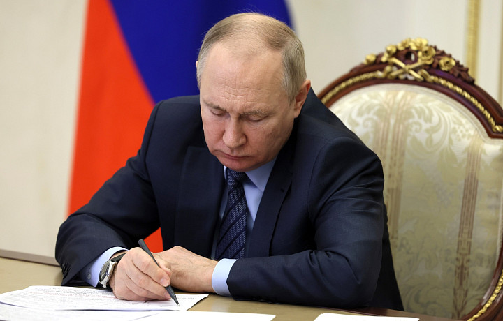 Путин подписал закон о введении в России Дня Военной присяги 21 ноября
