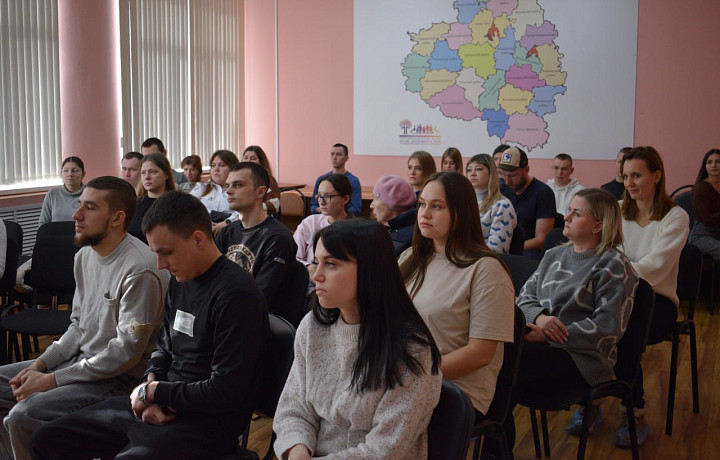 Тульским детям-сиротам вручили сертификаты на приобретение жилья Тульским детям-сиротам вручили сертификаты на приобретение жилья