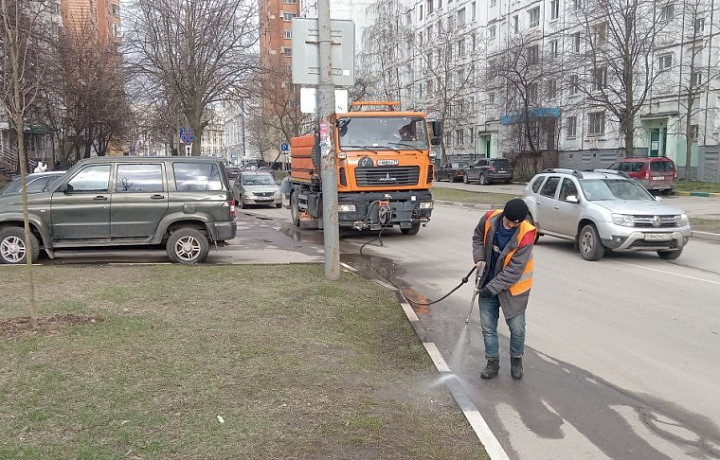 За выходные с улиц Тулы собрали и вывезли 349 кубометров смета За выходные с улиц Тулы собрали и вывезли 349 кубометров смета