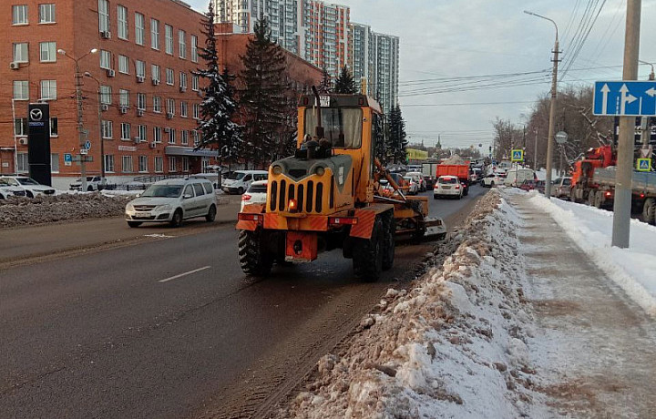 За сутки в Туле вывезли около трех тысяч кубометров снега