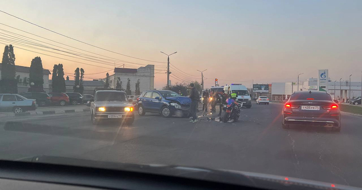 Мото новомосковское шоссе. Новомосковское шоссе 23. Авария на Новомосковском шоссе в Туле сегодня. Новомосковское шоссе 24а.