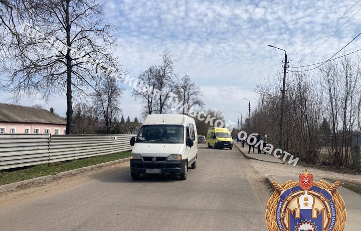 Мальчик выбежал под колеса фургона в Щекине и попал в больницу Мальчик выбежал под колеса фургона в Щекине и попал в больницу