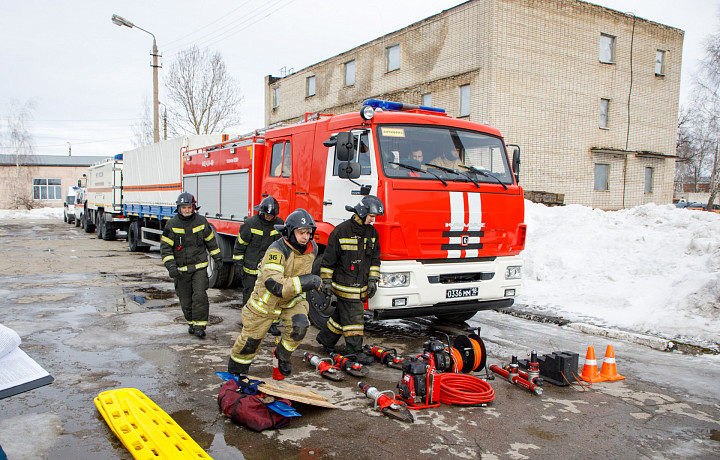 Пять пожаров и два ДТП произошли в Тульской области за сутки