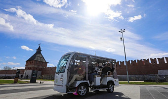 В Туле проводятся экскурсии по городу на электромобиле «Муравей»