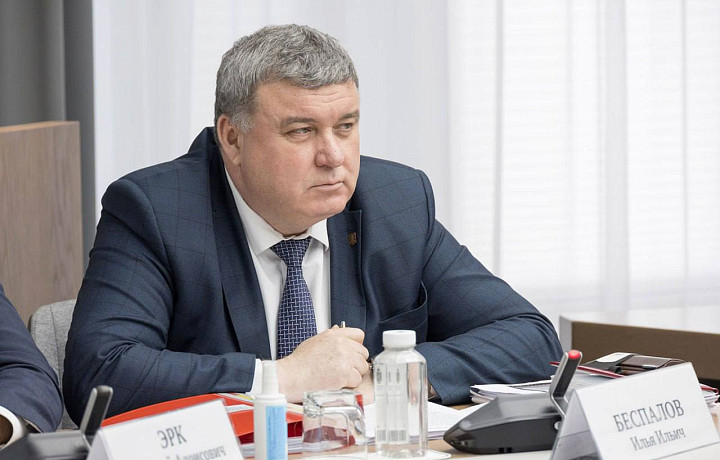 Илья Беспалов рассказал губернатору о работе администрации в социальной сфере Илья Беспалов рассказал губернатору о работе администрации в социальной сфере